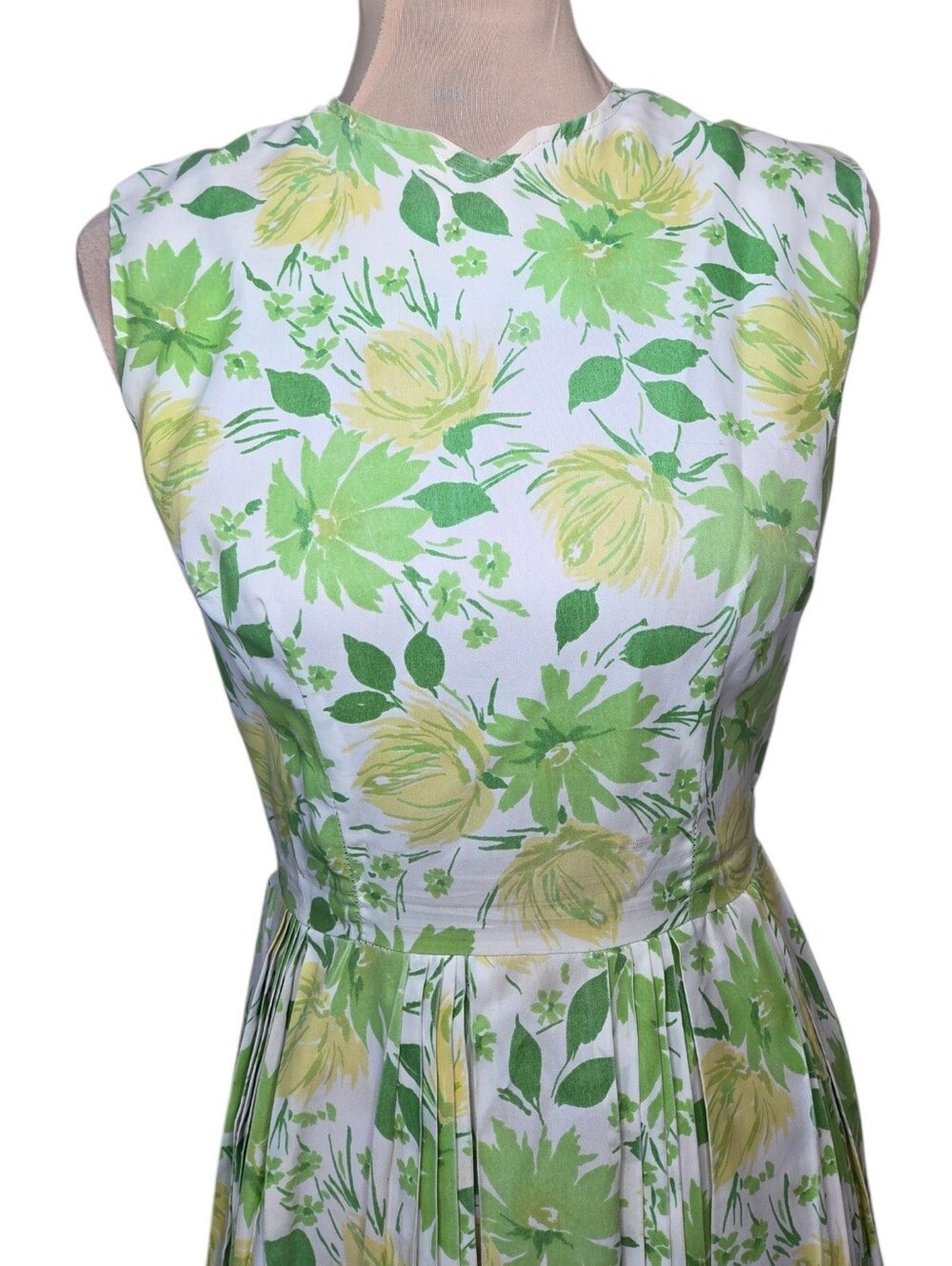Vintage 1960s Green Yellow Floral Pleated Cotton Dress USA Union Made - Picture 2 of 16